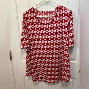 Chico’s the ultimate tee. Size 2. Red and white geometric pattern.